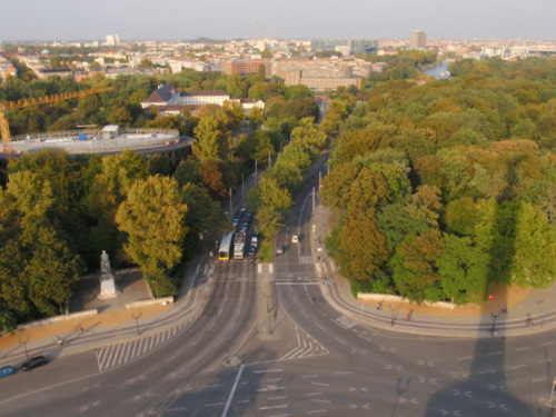 Larger scale views to the east from the Siegess&auml;ule.